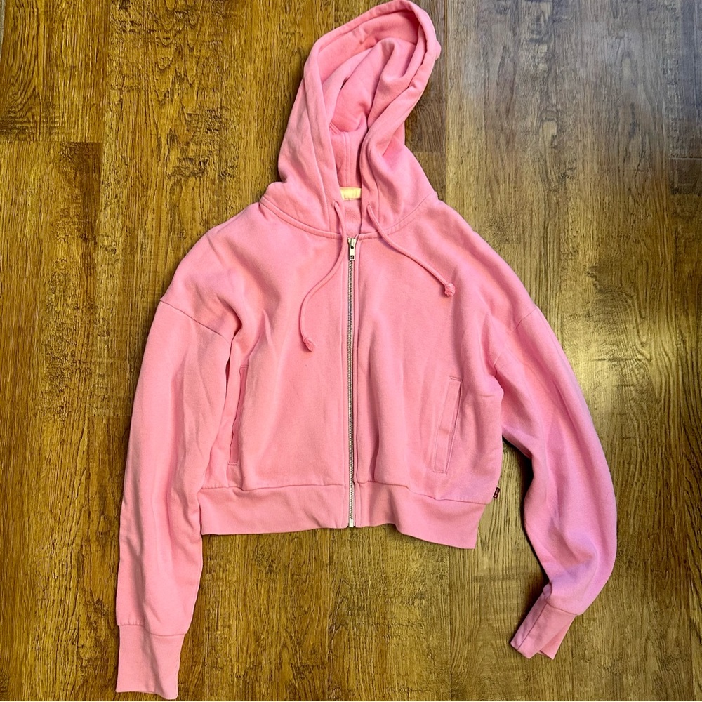 Levi’s crop zip hoodie Barbie pink